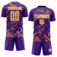 Maillot de football personnalisé à sublimation or-blanc, uniforme de sport violet courbe