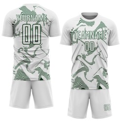 Maillot de football blanc vert à lignes personnalisées, uniforme de sublimation Maillot de football blanc vert à lignes personnalisées, uniforme de sublimation