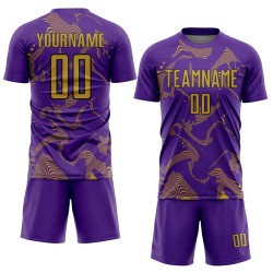 Maillot de football personnalisé violet à lignes dorées et noires, courbure violette, uniforme de football à sublimation, ancien Maillot de football personnalisé violet à lignes dorées et noires, courbure violette, uniforme de football à sublimation, ancien