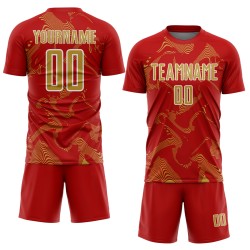Maillot Old Curve Sublimation Lignes Or-Blanc Personnalisé Rouge Sport Uniforme Football Maillot Old Curve Sublimation Lignes Or-Blanc Personnalisé Rouge Sport Uniforme Football