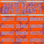 Maillot de football personnalisé violet et blanc, lignes orange et courbes uniformes, sublimation Maillot de football personnalisé violet et blanc, lignes orange et courbes uniformes, sublimation
