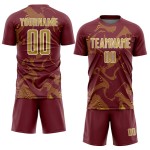 Maillot de sport personnalisé, ancien uniforme de football à sublimation bordeaux, courbe or-blanc