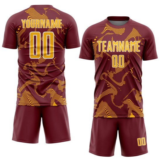 Maillot de football personnalisé à sublimation dorée et blanche bordeaux avec lignes courbes sportives
